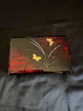 Japanese Lacquer jewelry store with Gold Butterfly Motif